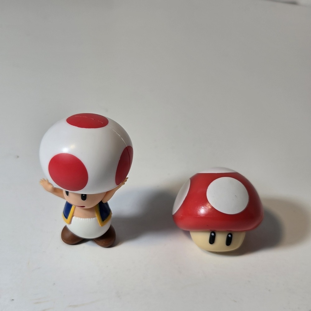 Jakks World of Nintendo Toad & Mushroom Super Mario Bros. 2" Mini Figure